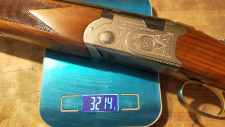 VENDO escopeta superpuesta marca Beretta, modelo Silver Pigeon, calibre 12/76.

Cañones de 66 cm, choques 12