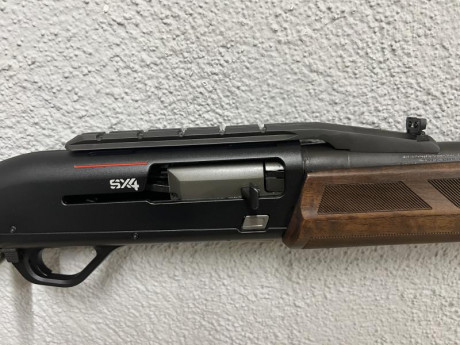 Vendo Winchester SX4 combo, solo abierta y probada 
 cinco disparos. Viene con dos cañones uno de caza 01