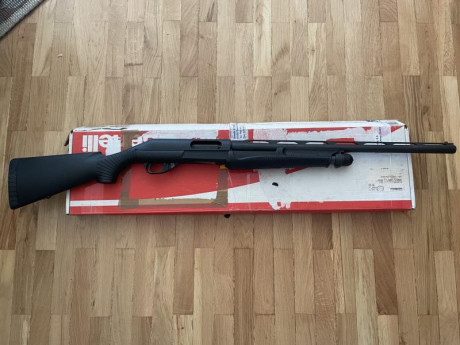 Se vende escopeta de corredera Benelli Nova, del 12, cañón 61cm,
precio 500€, para cualquier consulta 01