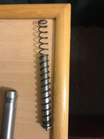 Hola.  Vendo este arma, armazón de aleación, cargador de 12 disparos. Está en Licencia "F" y 12