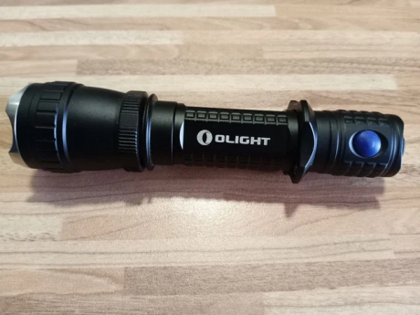 Vendo Linterna táctica Olight M20SX Javelot, linterna de construcción blindada y alta dureza, incorpora 01