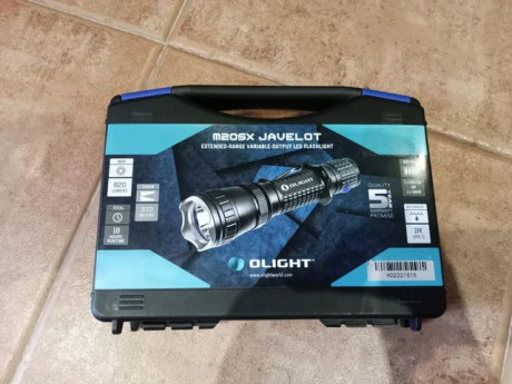 Vendo Linterna táctica Olight M20SX Javelot, linterna de construcción blindada y alta dureza, incorpora 10