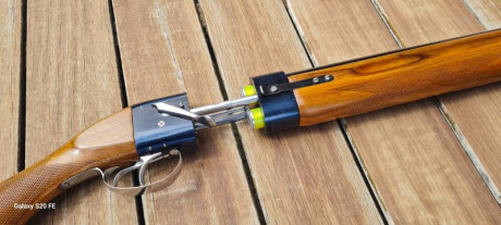 Buenos días.

Pongo en venta una escopeta becadera francesa muy curiosa y desconocida en España pero usada 12
