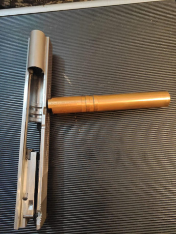 Vendo pistola SVI Infinity del 40 S&W con dos cargadores. 
EL cañón es Schuemann. La vendo por 1.600€ 00