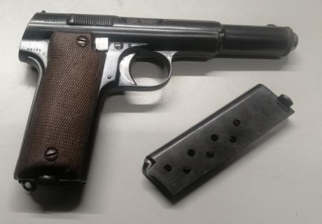 Una de las pistolas Astra más buscada, la modelo 600/43 calibre 9 parabellum, 8 cartuchos de capacidad. 00