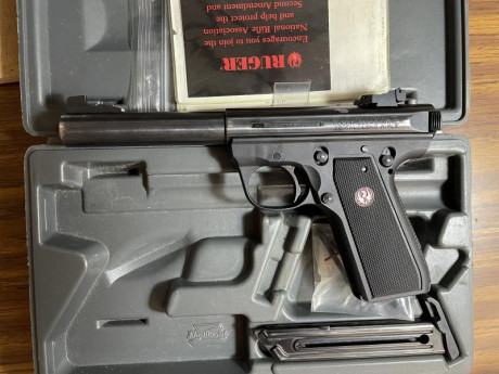Se vende pistola Ruger Mark III Target 22/45 calibre 22. 
Es un arma totalmente fiable, de las que tira 01
