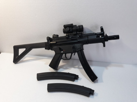 Vendo H&K MP5 BB's 4.5. La ultima de micoleccion de CO2, como nueva y COMO en las fotos, prácticamento 11