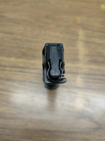 Buenos días, pongo en venta con cierto pesar mi Beretta 92 FS  cromada.

El arma se entrega con los siguientes 22