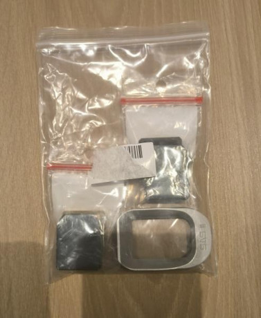 Vendo lo siguiente:

- Magwell/fannel de aluminio de la marca Bul Armory válido para pistolas 2011 y 1911 00