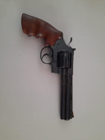 Hola vendo colt phyton 357 Magnum en perfecto estado lo compré a un forero hace poco pero me pesa mucho 00