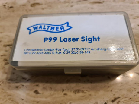 Tengo una unidad sin usar de este laser, diseñado para el rail de la Walther P99. Es el original, nada 02