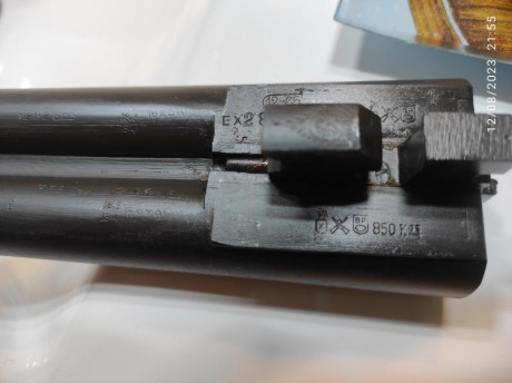 Hola buenas tardes a todos se vende una escopeta de perrillos calibre 12/65 con 70 cm de cañón.No se que 01