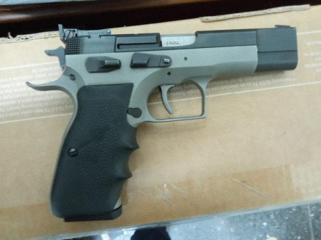 Saludos al foro;
En venta Sphink master 9mm para.
Pistola en perfecto estado, nunca IPSC, 2 cargadores, 00