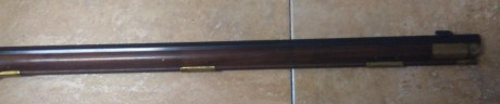 Hola compañeros.
Vendo mi rifle Kentucky de Pedersoli calibre 45. Es el modelo Álamo de lujo en concreto 00