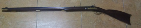 Hola compañeros.
Vendo mi rifle Kentucky de Pedersoli calibre 45. Es el modelo Álamo de lujo en concreto 11