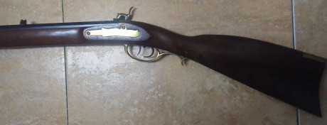 Hola compañeros.
Vendo mi rifle Kentucky de Pedersoli calibre 45. Es el modelo Álamo de lujo en concreto 10