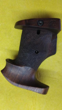Vendo cachas anatómicas para revolver Smith&Wesson square butts talla M en perfecto estado, válida 10