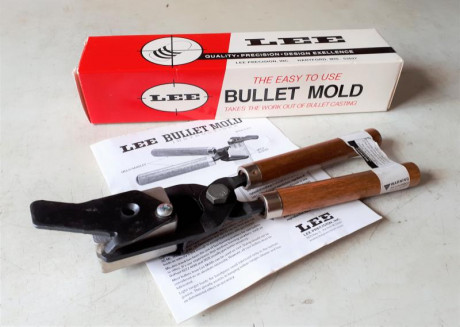 Vendo las siguientes turquesas LEE:

Molde Lee 533-410-M de 1 cavidad, ref.90473
Bala .533" minié 11