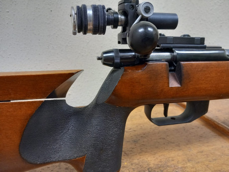 ¡Vendida! Deseando que disfrute de ella muchísimo su nuevo propietario,

Carabina Super Mach  Anschutz 01