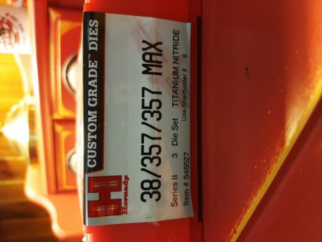 Buenas a todos,

*SE VENDE*:

Juego de DIES CUSTOM GRADE, marca HORNADY para el calibre 38 special/wadcutter 00