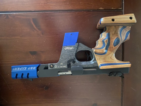 Vendo pistola Walther GSP EXPERTCALIBRE 32SW,como nueva muy poco uso, con maletín original  y accesorios 00