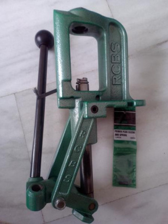 Vendo una prensa monoestación RCBS Rock Chuker Supreme lV , una de las mejores prensas para recargar para 02