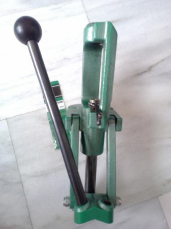 Vendo una prensa monoestación RCBS Rock Chuker Supreme lV , una de las mejores prensas para recargar para 11