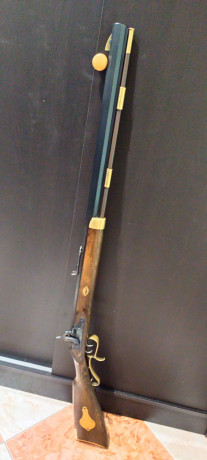 Vendo rifle de Avancarga calibre 45 marca woodsman, con dos gatillos, uno al pelo. 
 Con 300 grm de polvora. 02