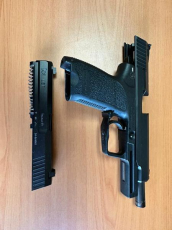 Hola se vende pistola HK usp de 9mm y con carro de 40 m
Está impecable se a usado muy poco,el precio 550€ 01