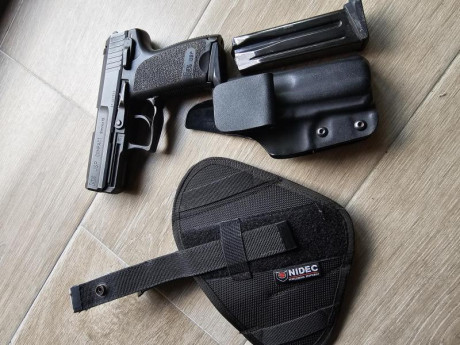 Vendo pistola HK USP COMPACT 9mm, muy buen estado. Casi sin uso. Con 2 cargadores y 2 fundas. Precio 350 00