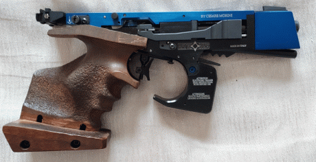 Pistola Machgun E2
Diseñada por Cesare Morini y preparada para competición. Una máquina de hacer dieces.
Calibre 02
