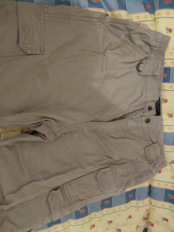 Pantalón táctico 5.11, talla 34 (equivalente a una L o 48-50). Buen estado sin roturas ni desgastes. Tejido 01