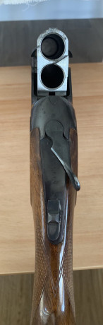 Buenas tardes,

Se vende magnifica escopeta superpuesta de marca Miroku y de calibre 12, cañon de 71cm, 01