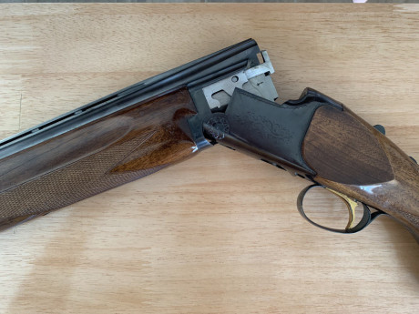 Buenas tardes,

Se vende magnifica escopeta superpuesta de marca Miroku y de calibre 12, cañon de 71cm, 00