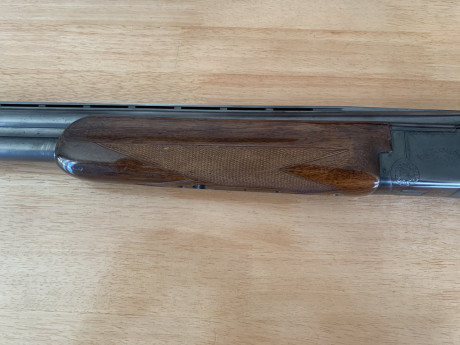 Buenas tardes,

Se vende magnifica escopeta superpuesta de marca Miroku y de calibre 12, cañon de 71cm, 10
