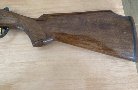 Buenas tardes,

Se vende magnifica escopeta superpuesta de marca Miroku y de calibre 12, cañon de 71cm, 22