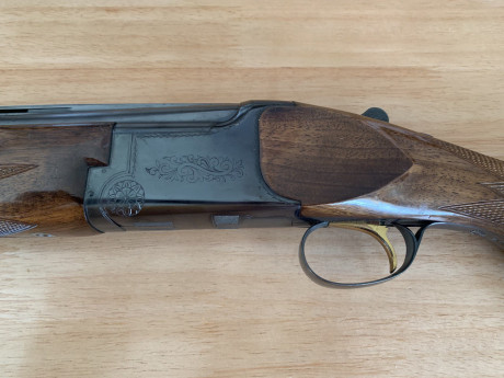 Buenas tardes,

Se vende magnifica escopeta superpuesta de marca Miroku y de calibre 12, cañon de 71cm, 21
