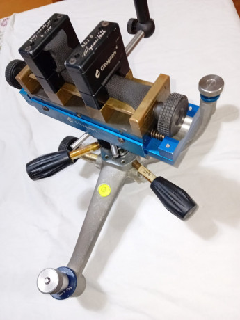 Hola compañeros vendo torreta cicognani ADJ-5  para bench rest en perfecto estado. Tornillo micrométrico,bases 01