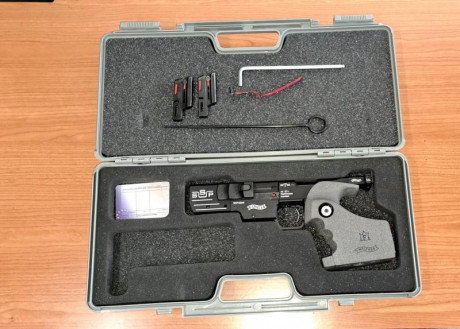 Se vende pistola Walther SSP calibre 22 en 1.150€ muy buen estado y poco uso, con maletín original 00