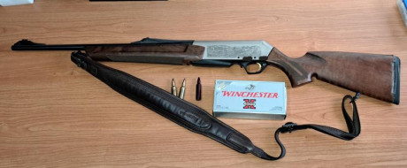 Se vende rifle Browning semiautomático  calibre 300WSM en 1.100€. Está en muy buenas condiciones y muy 02