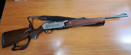 Se vende rifle Browning semiautomático  calibre 300WSM en 1.100€. Está en muy buenas condiciones y muy 01