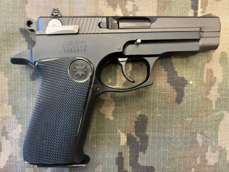 Hola a todos.
Pongo en venta esta PISTOLA STAR 30 PK calibre 9mm parabellum.
En un estado excepcional 00