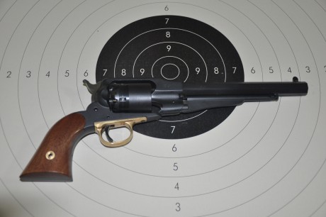 Yo tengo dos favoritas (demasiadas) En revólveres, un Remington del 44 de Uberti, y un Rogers&Spenser 50