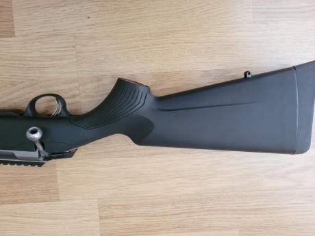 Vendo Tikka t3x Superlite en calibre 270win , solo pesa 2,700 kg y tira muy bien.
Tiene 30 tiros pegados.
Va 30