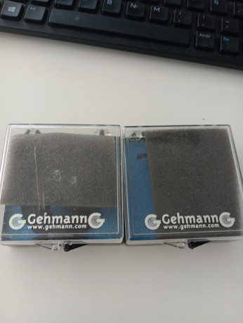 Buenos días.

Vendo Iris Gehmann  y Tapa ojos Clip On.
Nuevos nunca usados.

70 Euros.

Portes por cuenta 00