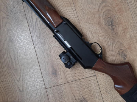 Buenas a todos,

Pongo a la venta este rifle semiautomático marca BROWNING modelo BAR 2, del calibre 300 02