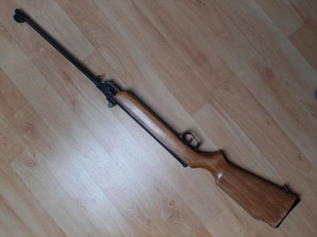 Hola a todos ,

Pongo a la venta esta carabina histórica de los años 60. Funciona a la perfección,  el 00