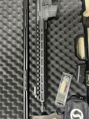 Hola a todos.

Pongo en venta este rifle  Schmeisser AR15-9 en calibre 9 parabellum. 
En un estado impecable 02