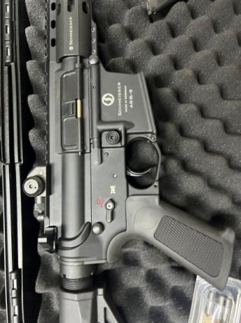 Hola a todos.

Pongo en venta este rifle  Schmeisser AR15-9 en calibre 9 parabellum. 
En un estado impecable 00