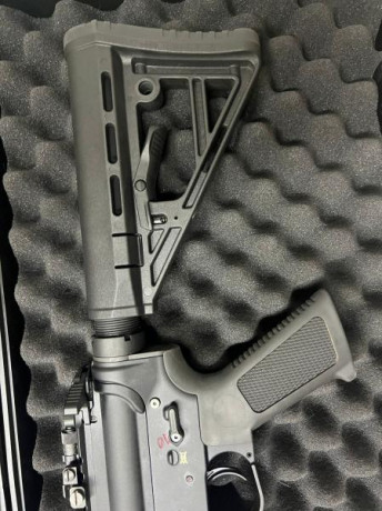 Hola a todos.

Pongo en venta este rifle  Schmeisser AR15-9 en calibre 9 parabellum. 
En un estado impecable 12